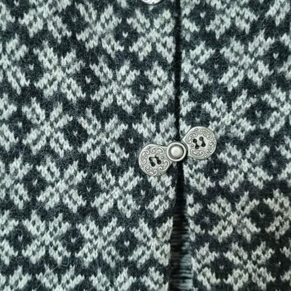 Vintage 90s Gap Wool Vest sz M Fair Isle Nordic Metal Clasp Front Mid Length - Picture 7 of 10